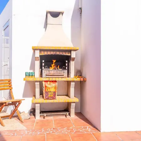 Papagayo Faro By